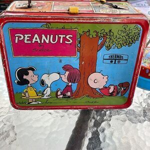 Peanuts by Schulz thermos lunch box, 1973 super cool, vintage good memories.